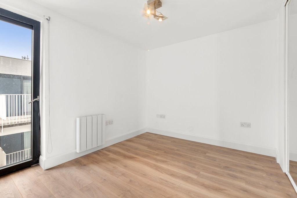 Property photo 2 of 7