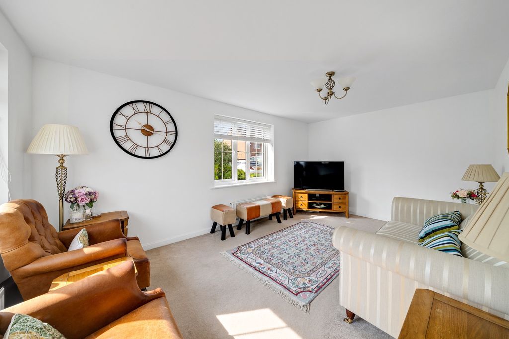 Property photo 2 of 16 5348961