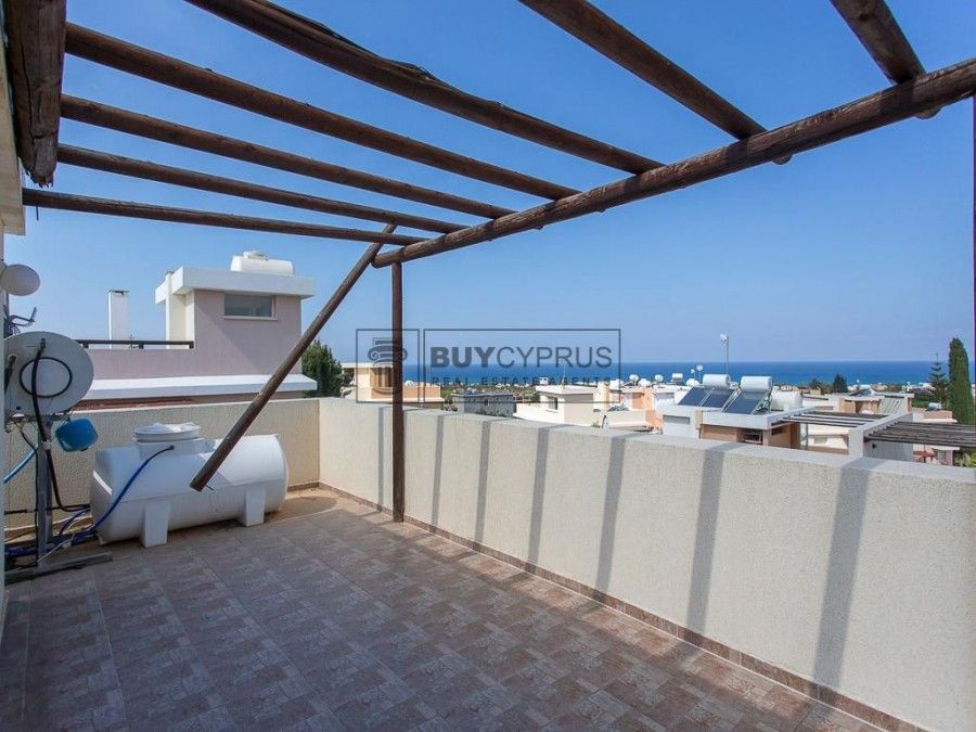 Property photo 3 of 25