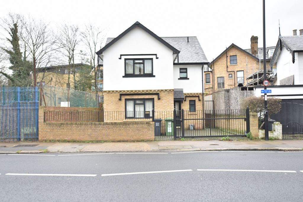 Property photo 2 of 8 Photo 2