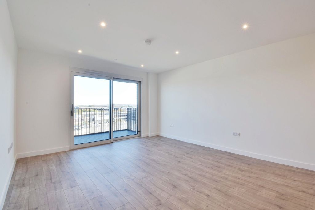 Property photo 3 of 14 Picture No. 13