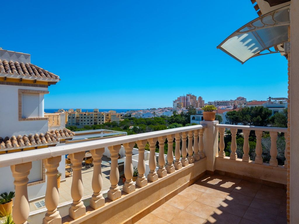 Property photo 2 of 41