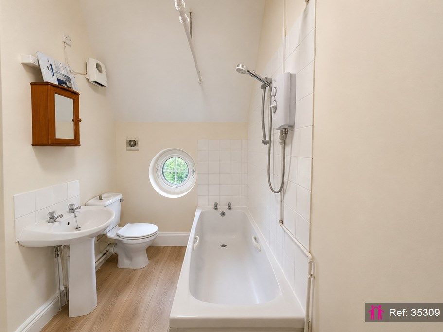 Property photo 1 of 4