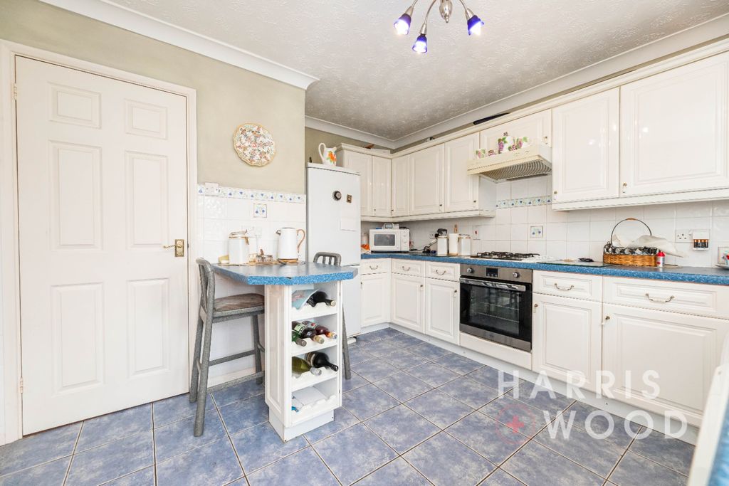 Property photo 2 of 37 4166072