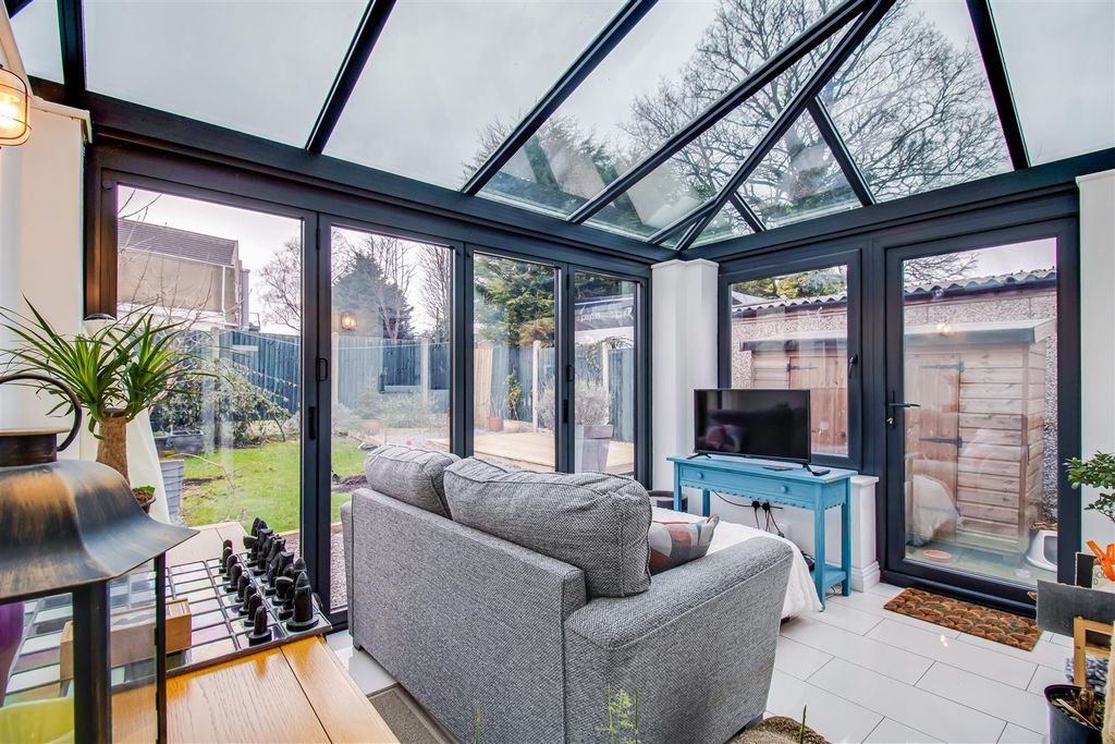 Property photo 3 of 10 Sun Room