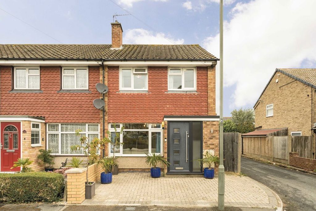 Property photo 1 of 8