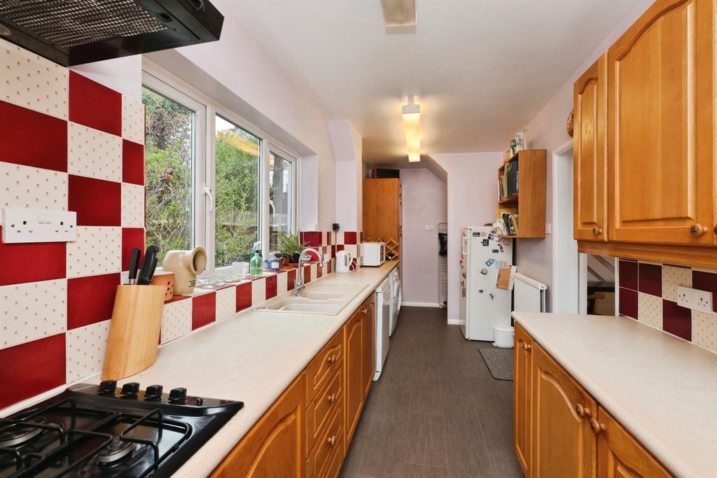 Property photo 3 of 25