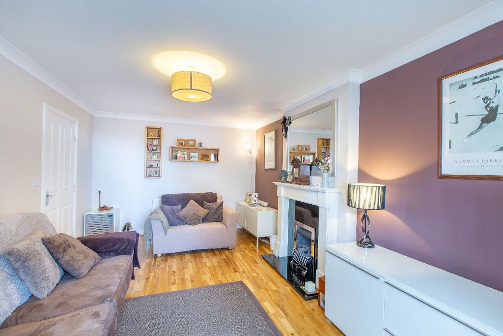 Property photo 3 of 32