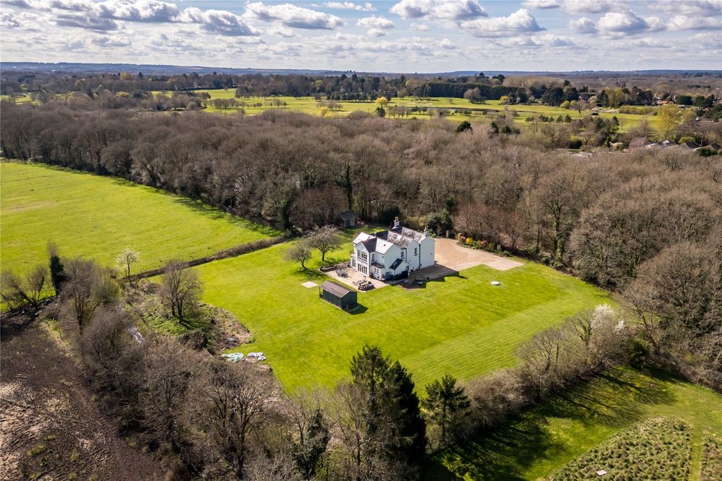 Property photo 2 of 68 House. Partnership