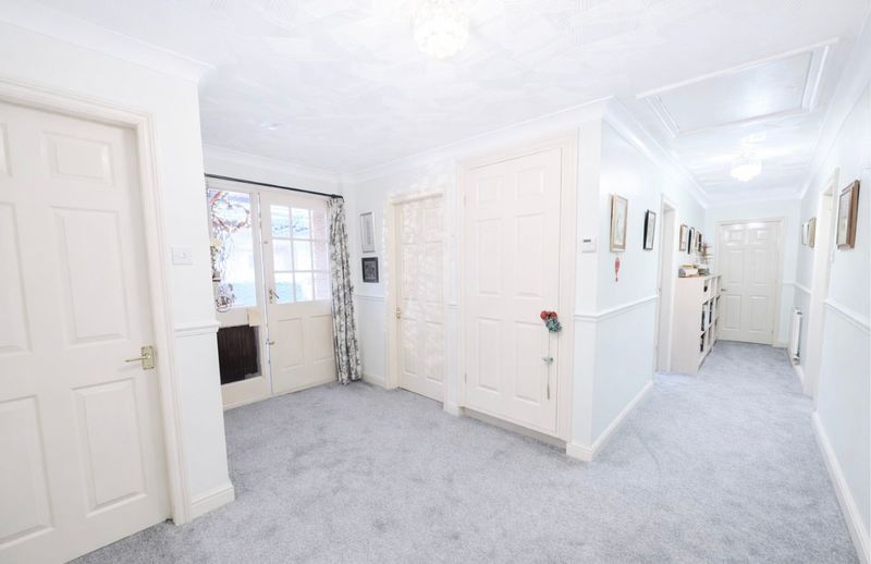 Property photo 2 of 17 Hallway