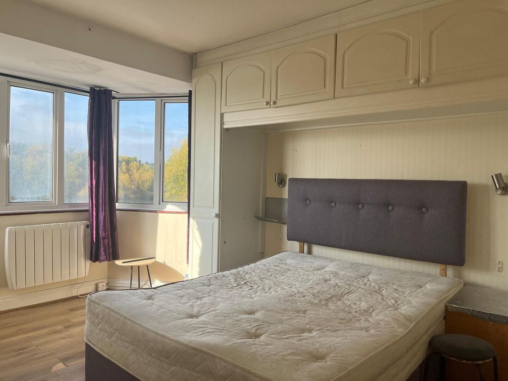 Property photo 1 of 23 Bedroom