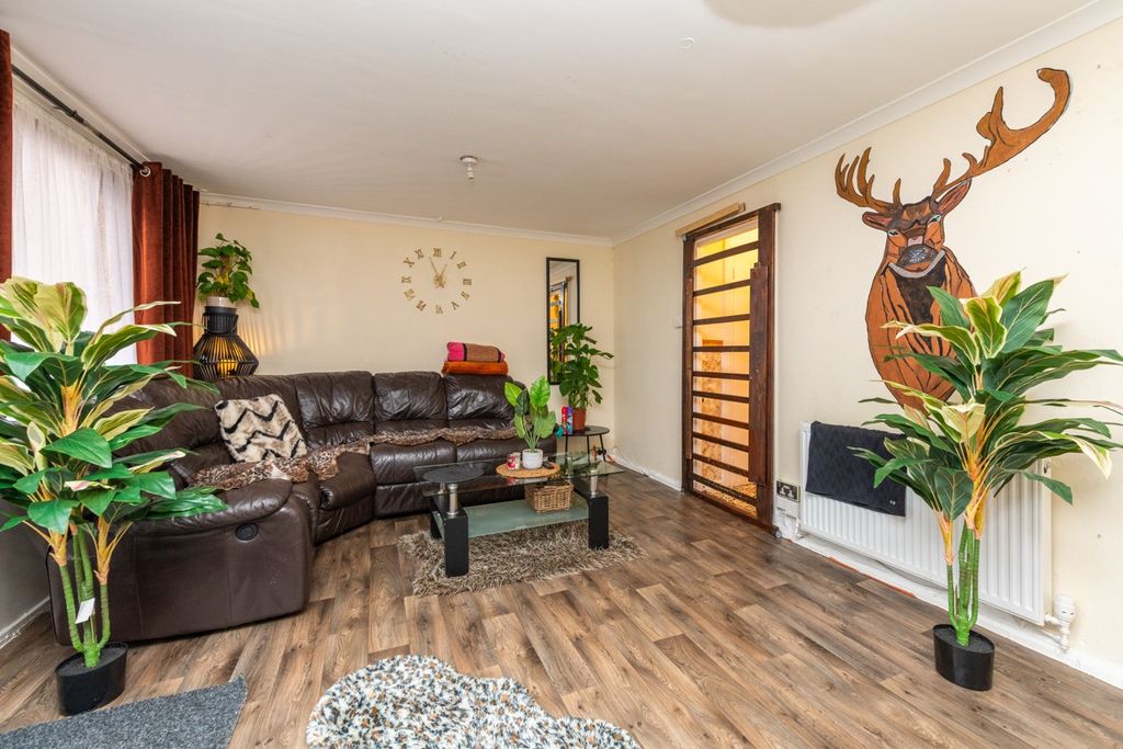 Property photo 3 of 23