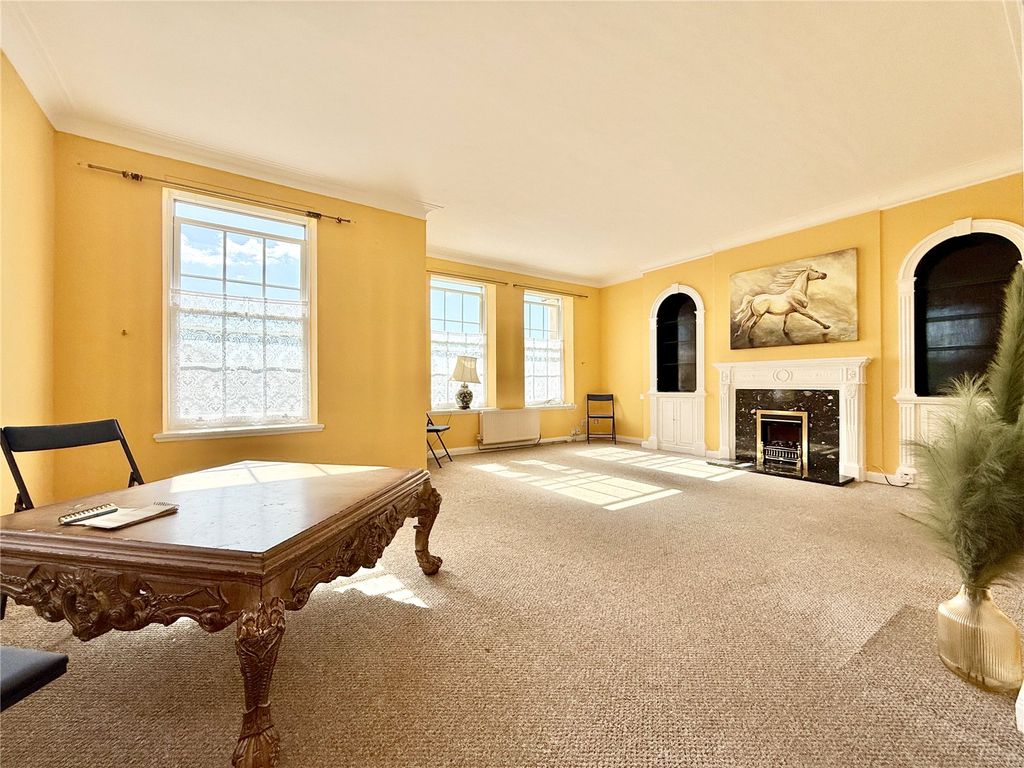 Property photo 2 of 18 Picture No. 03