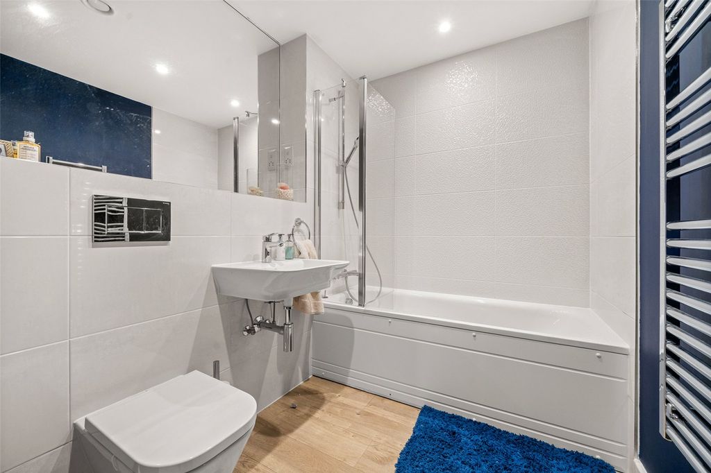 Additional image 10 of 2 bed flat for saleHornbeam Place, Arborfield Green, Reading, Berkshire RG2