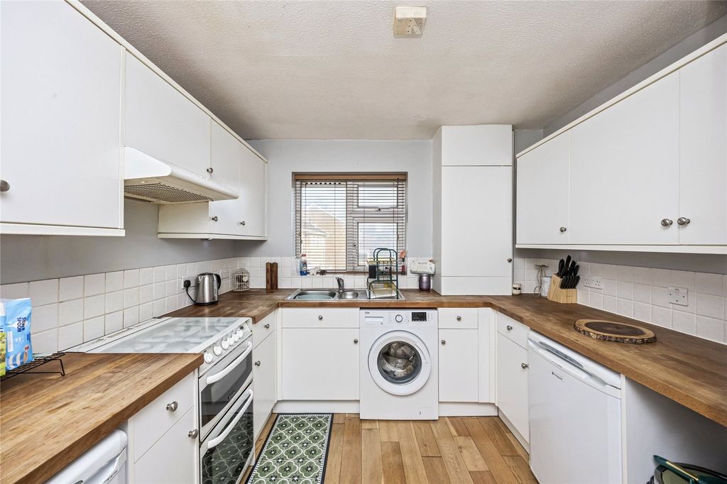 Property photo 2 of 14 Picture No. 19