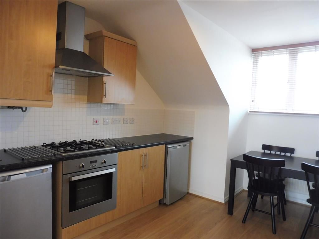 Property photo 3 of 11 Kitchen