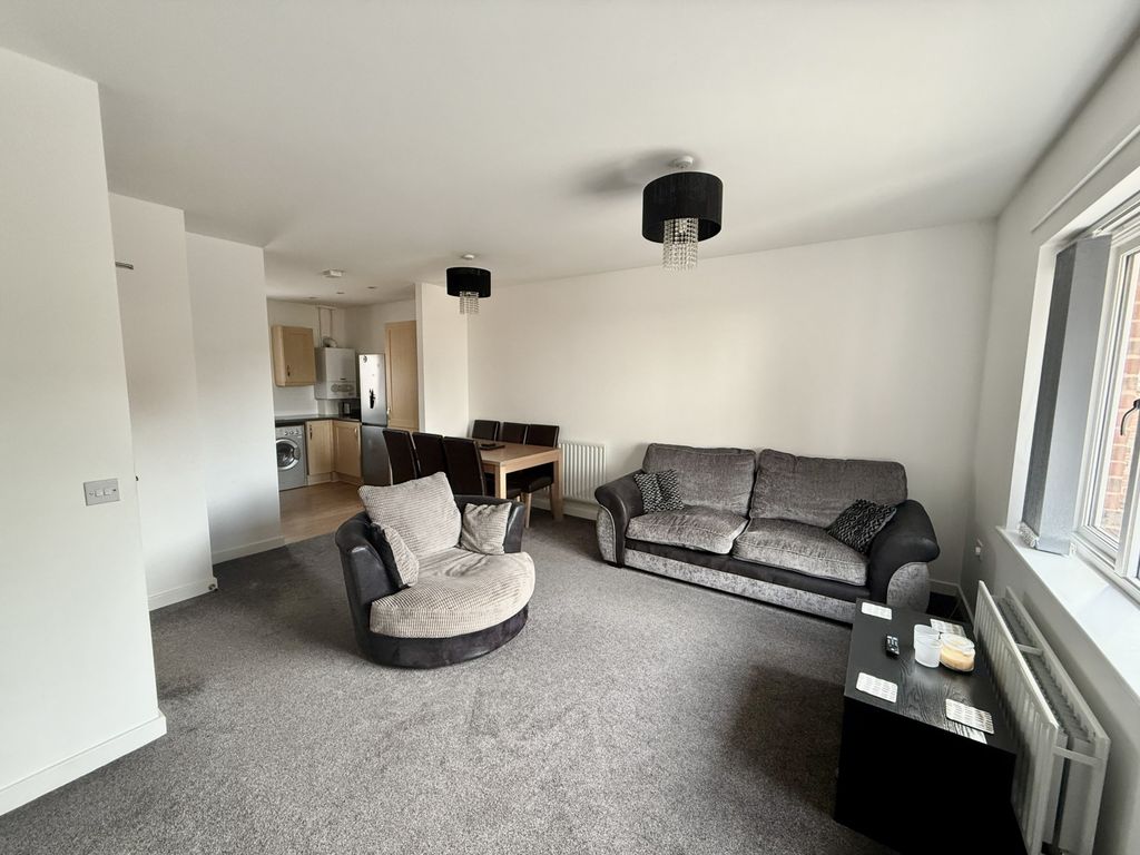 Property photo 2 of 6 331F06ee-1Dfd-4E79-A47c-786147745A56.Jpg