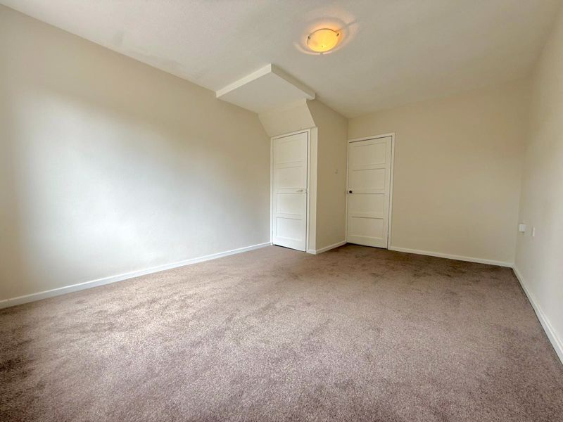 Property photo 3 of 24 Lounge
