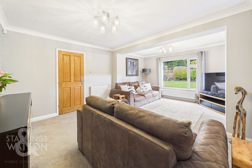 Property photo 2 of 31