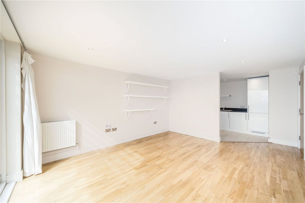 Property photo 2 of 7 Picture No. 03