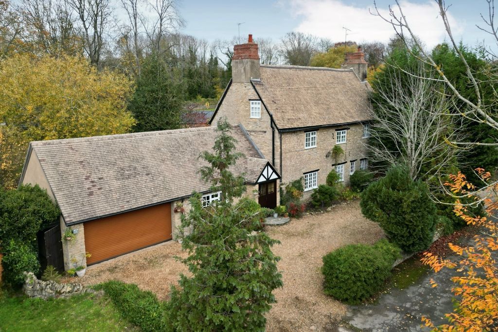 Property photo 1 of 21 Front