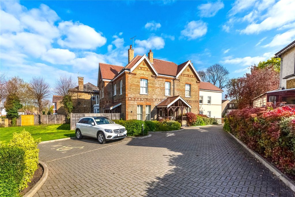 Property photo 3 of 10 External