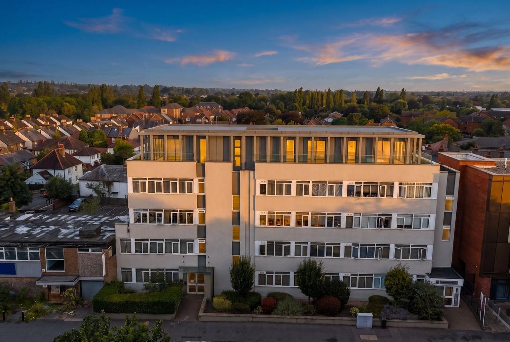 Property photo 1 of 8 06-One-Extra-Floor-Dusk.Jpg