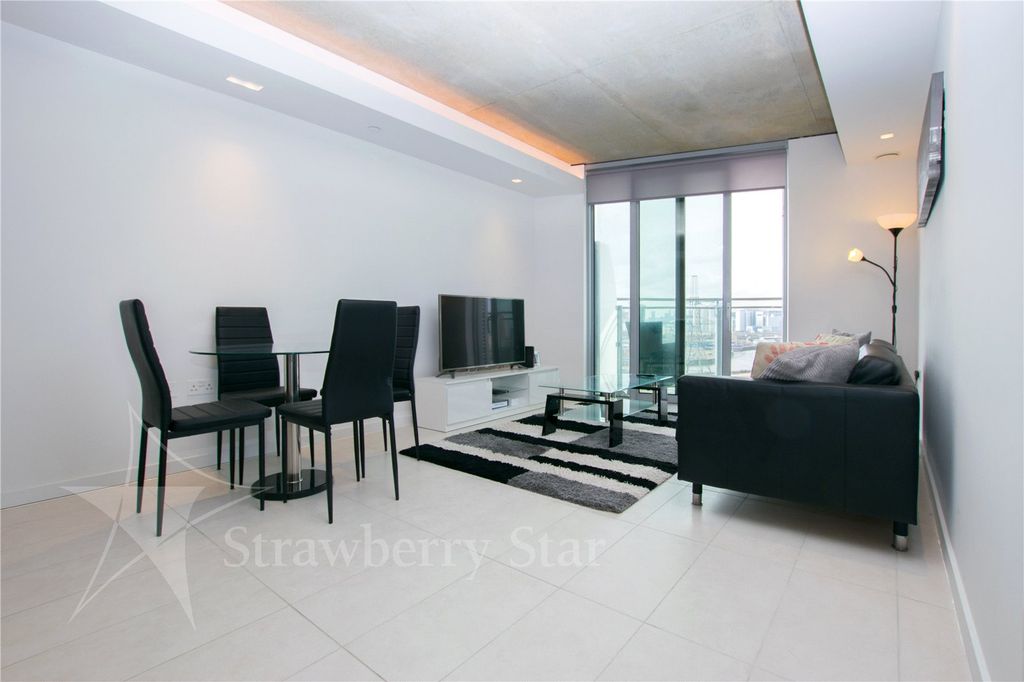 Property photo 3 of 8 Dining/ Living Area