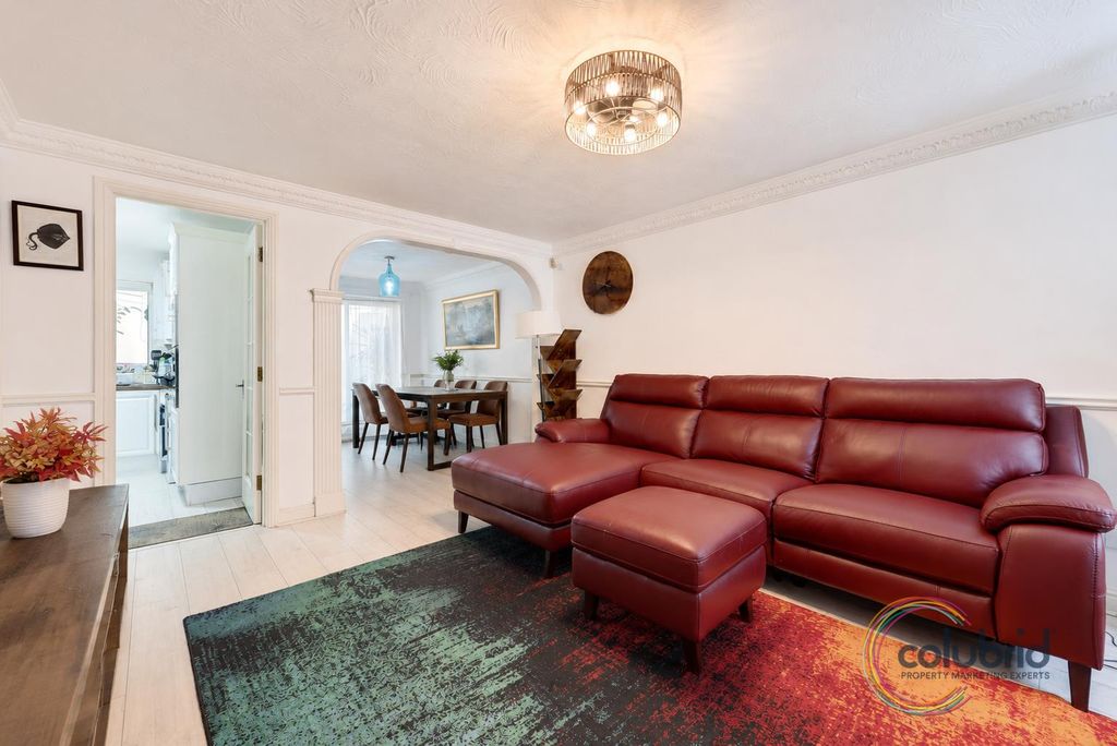 Property photo 2 of 19