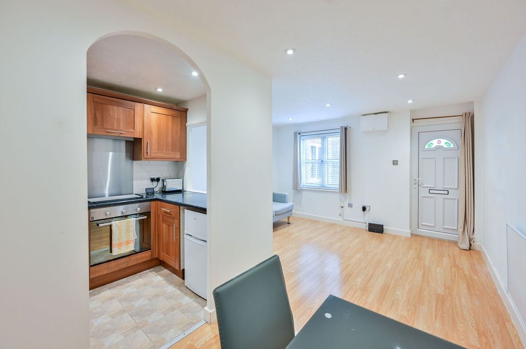 Property photo 1 of 7