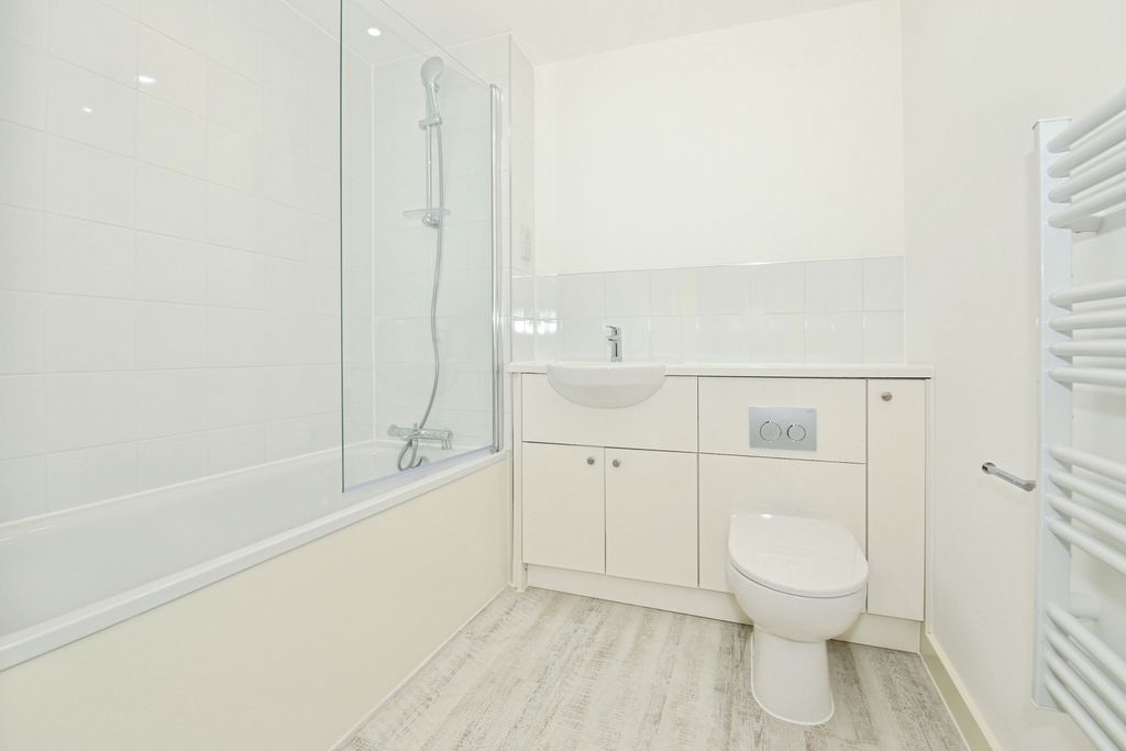 Additional image 8 of 2 bed flat to rentEast Station Road, Fletton Quays, Peterborough PE2