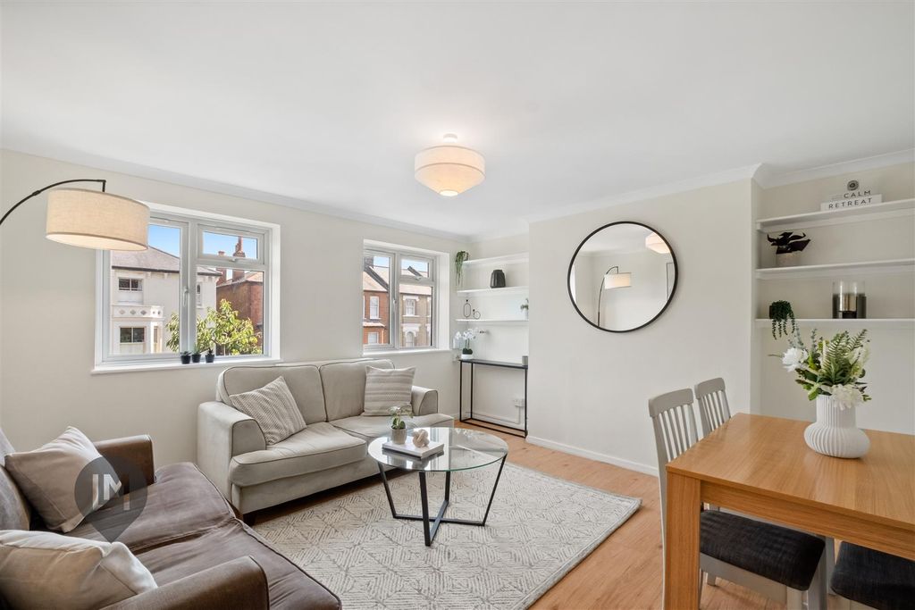 Property photo 1 of 7 Living/Dining Room
