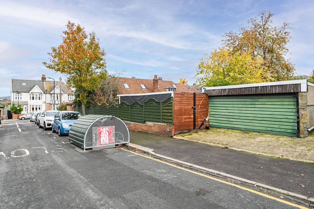 Property photo 3 of 22