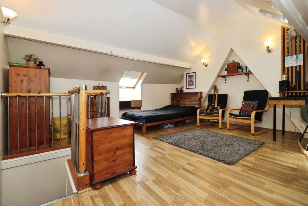 Property photo 3 of 14 Pbox-Img.Jpg