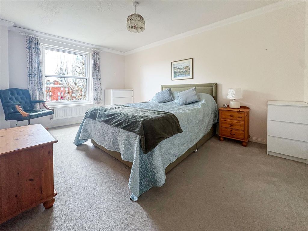 Additional image 16 of 2 bed flat for saleBeach Crescent, Littlehampton BN17