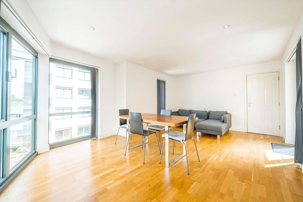 Property photo 2 of 5