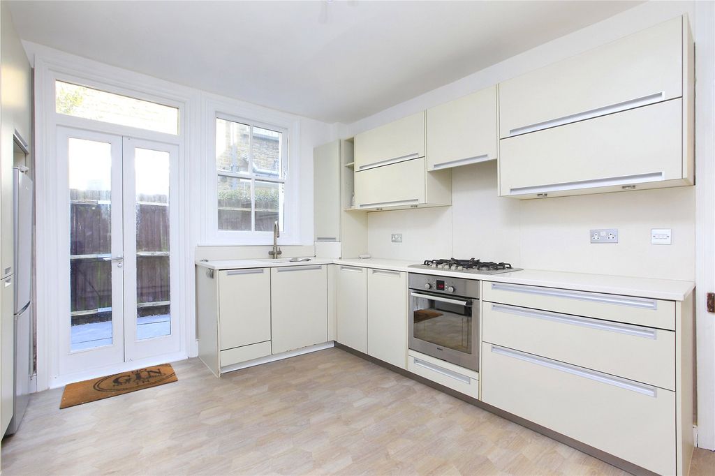 Property photo 3 of 14