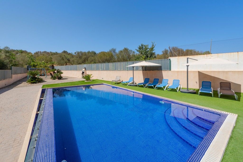 Property photo 2 of 20 Pool