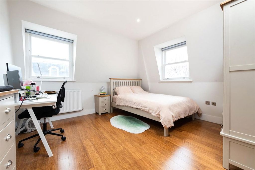 Property photo 2 of 9