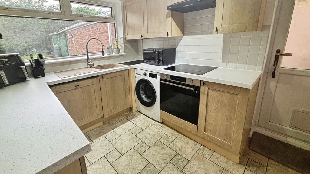 Property photo 2 of 15 Kitchen