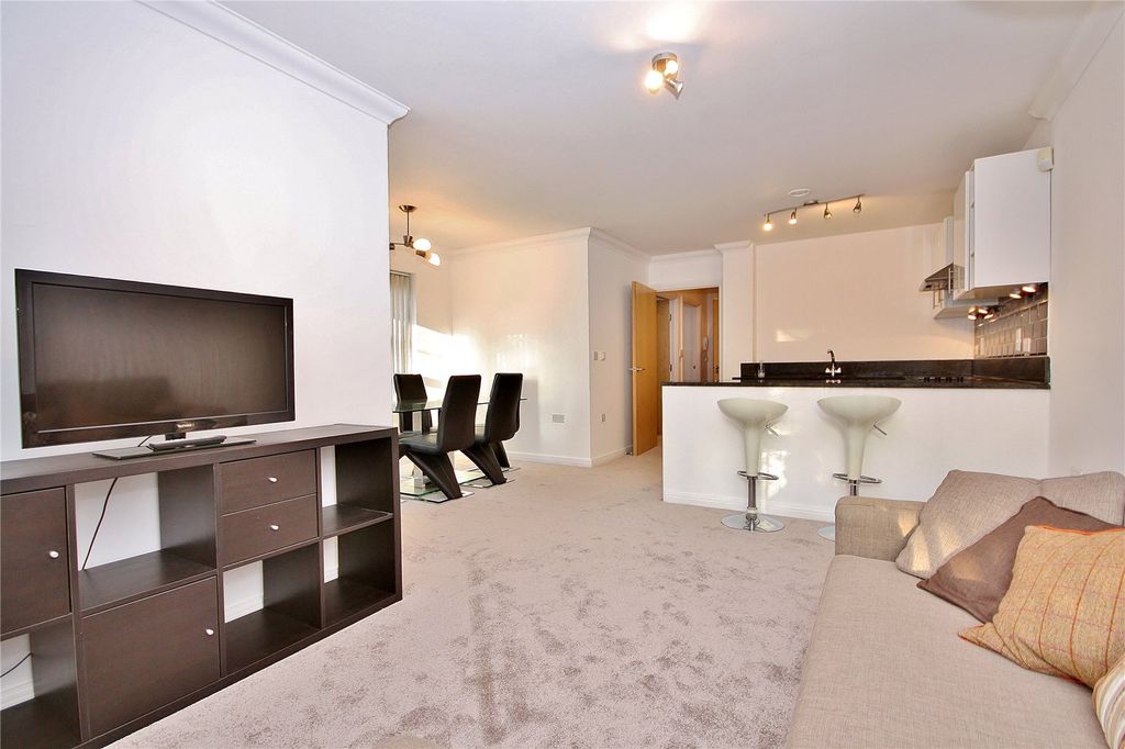 Property photo 3 of 10 Photo 03