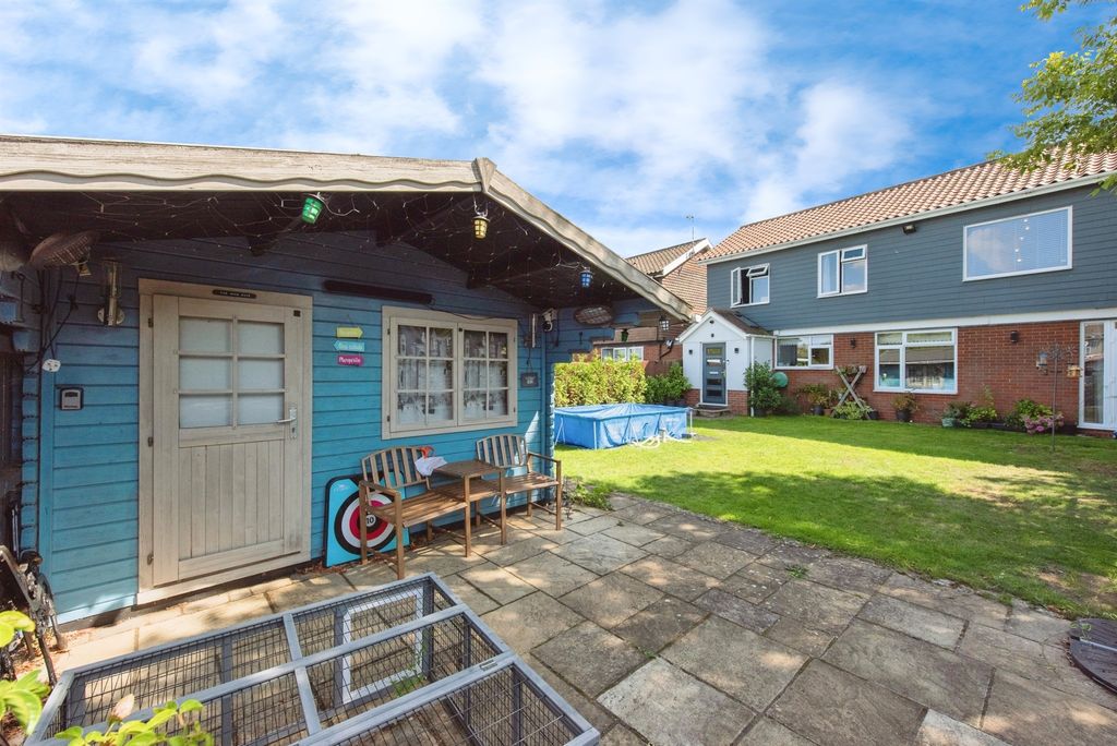 Property photo 2 of 16