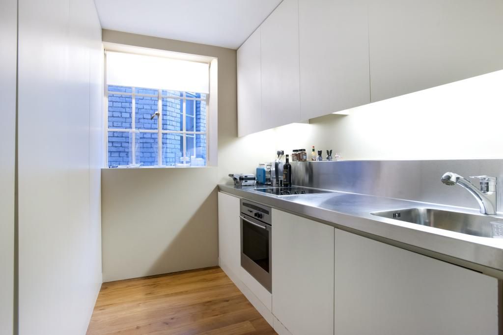 Property photo 2 of 7 Kitchen