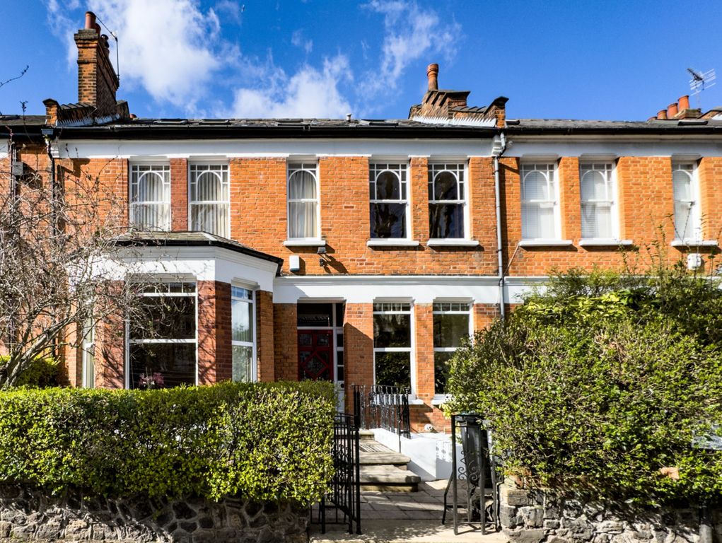 Property photo 2 of 27