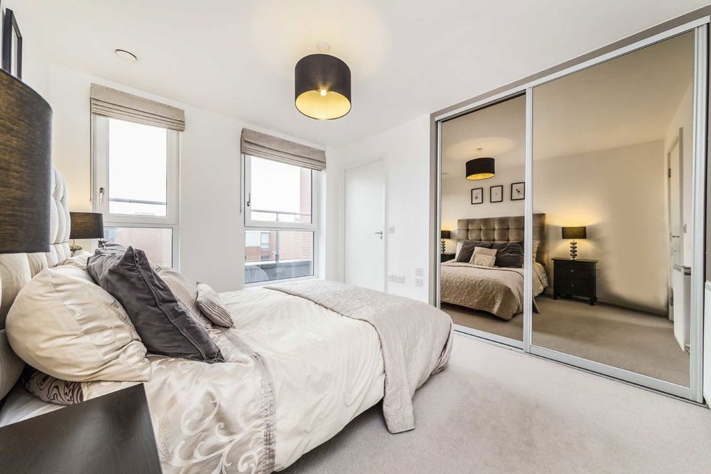 Additional image 6 of 3 bed flat for saleHigh Street, Brentford TW8