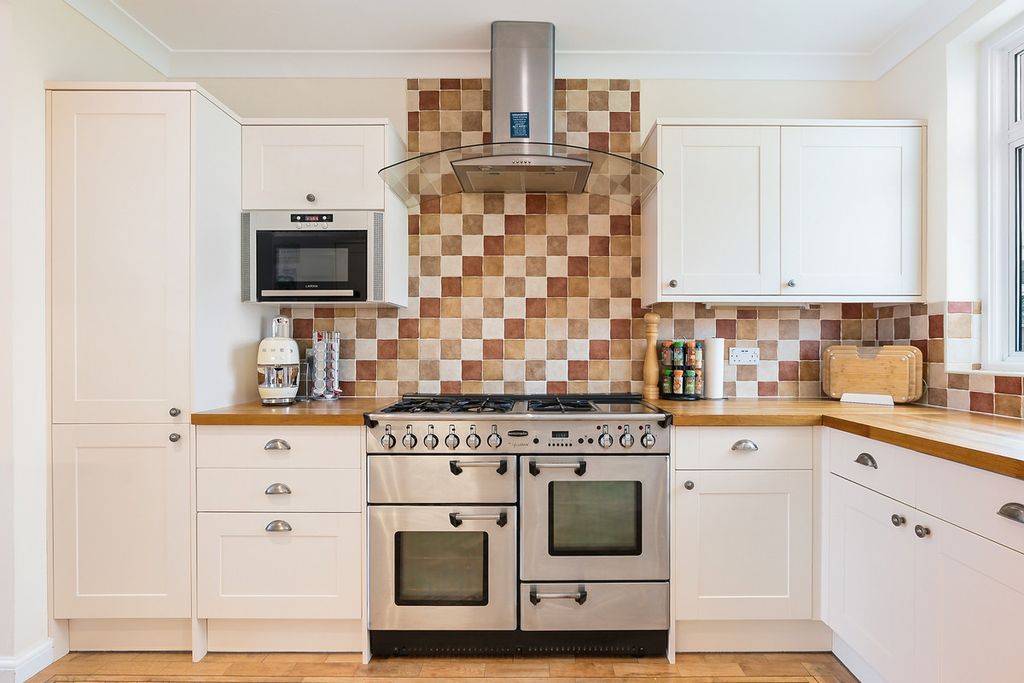 Property photo 1 of 35