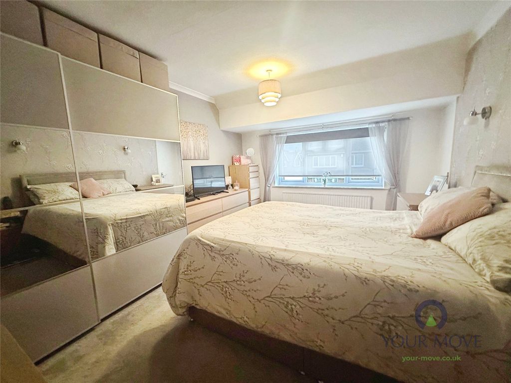 Property photo 3 of 16 Bedroom 1