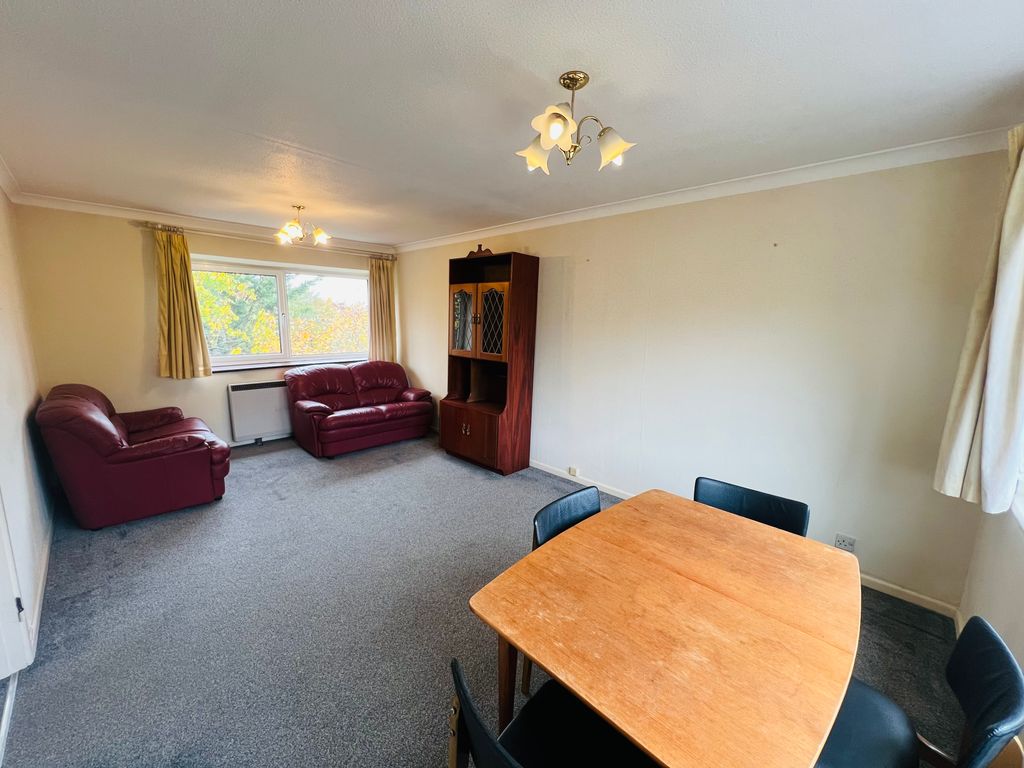 Property photo 3 of 10 Living Room