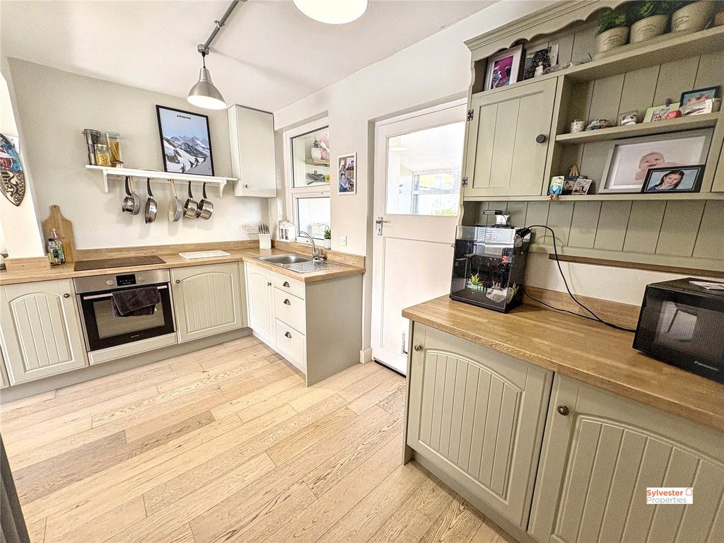 Property photo 2 of 30 Picture No. 27