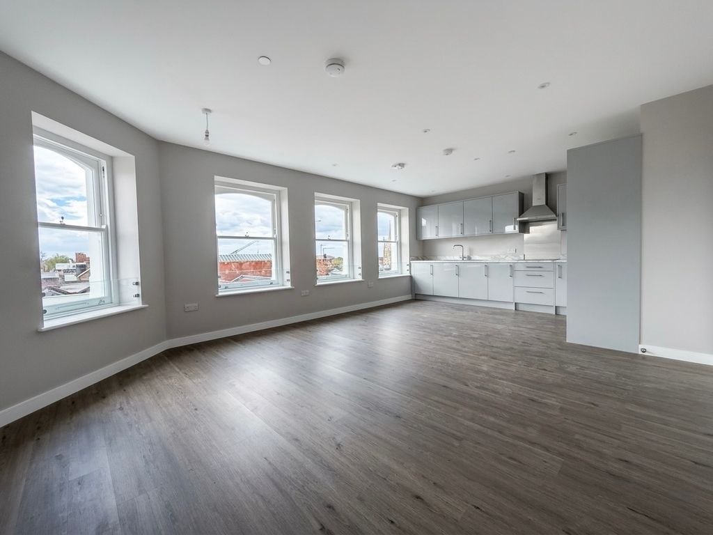 Property photo 1 of 7 Balcony